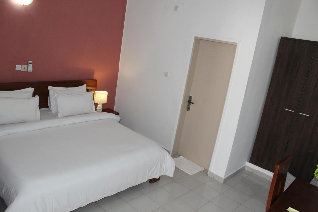 Complexe Hotelier Olympe Korhogo Exterior foto